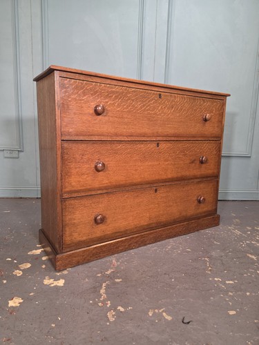 Antique oak chest drawers - of,