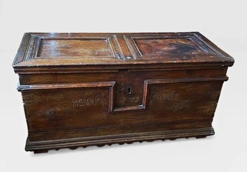 Antique oak chest - antique, 17th