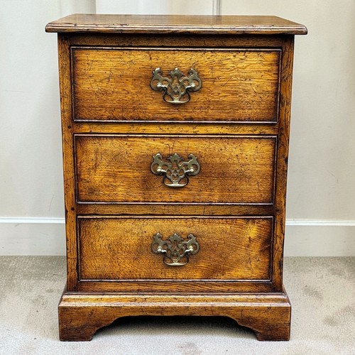 Small oak chest drawers - oak, /