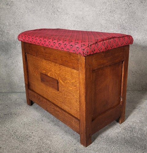 Vintage oak wood trunk chest - oak,