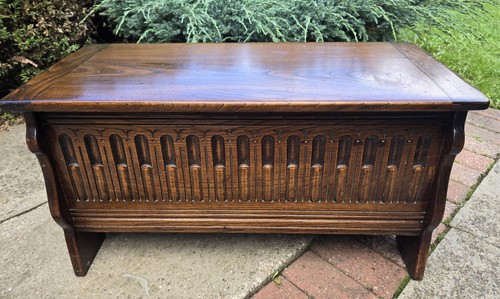 Vintage carved oak blanket - oak, box