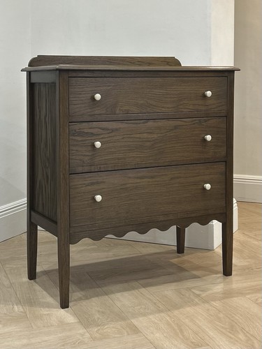 Antique oak chest drawers - of,