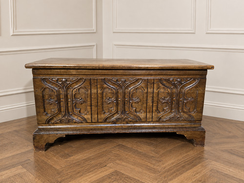 Antique oak heavily - an,