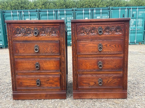 Vintage tudor style carved - 2*vintage,