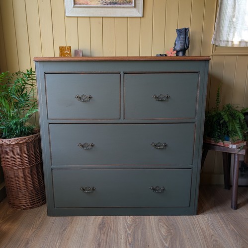 Painted solid oak - painted,