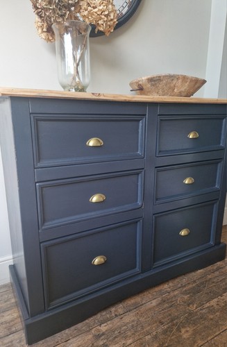 Large rustic pine chest - ,